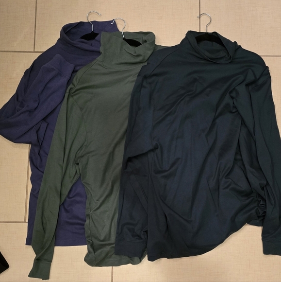 Roundtree & Yorke Other - M XL Turtle Neck Bundle